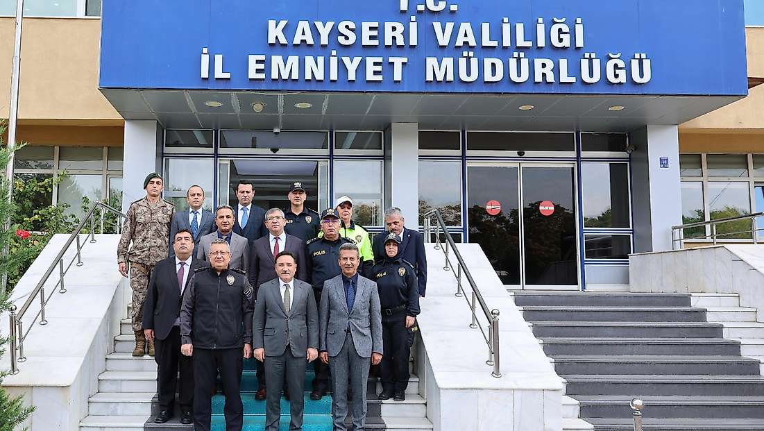 Vali Çiçek'ten İl Emniyet Müdürü Ergen'e hayırlı olsun ziyareti