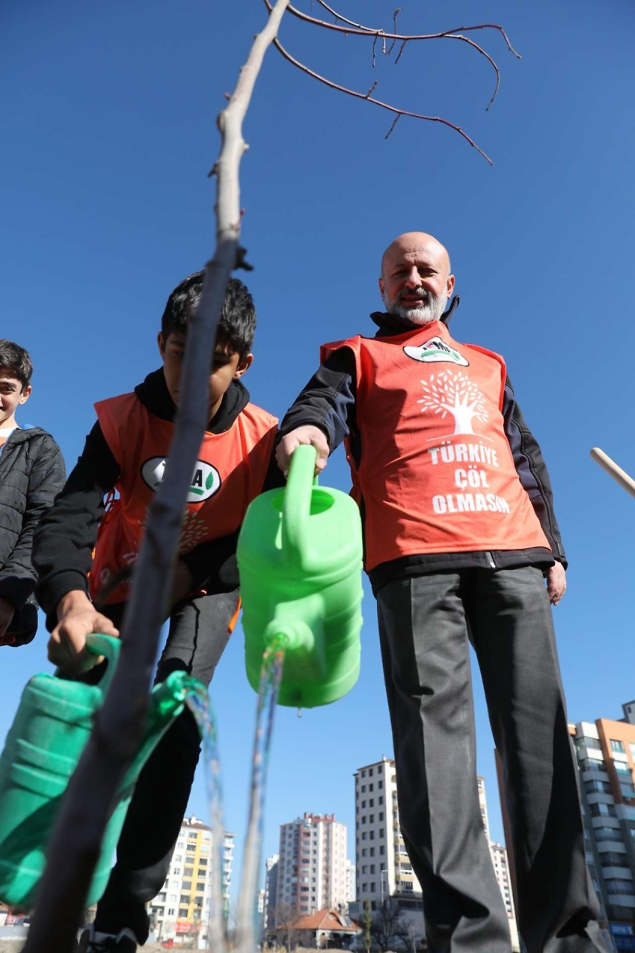 Başkan Çolakbayrakdar: 'Çocuklarımıza bırakacağımız en güzel miras, yeşil bir dünyadır'
