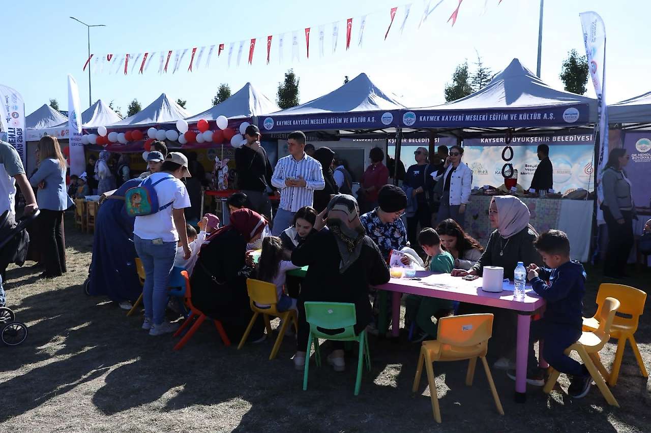 Kayseri'nin gastronomi zenginliği KAYMEK standında tanıtıldı