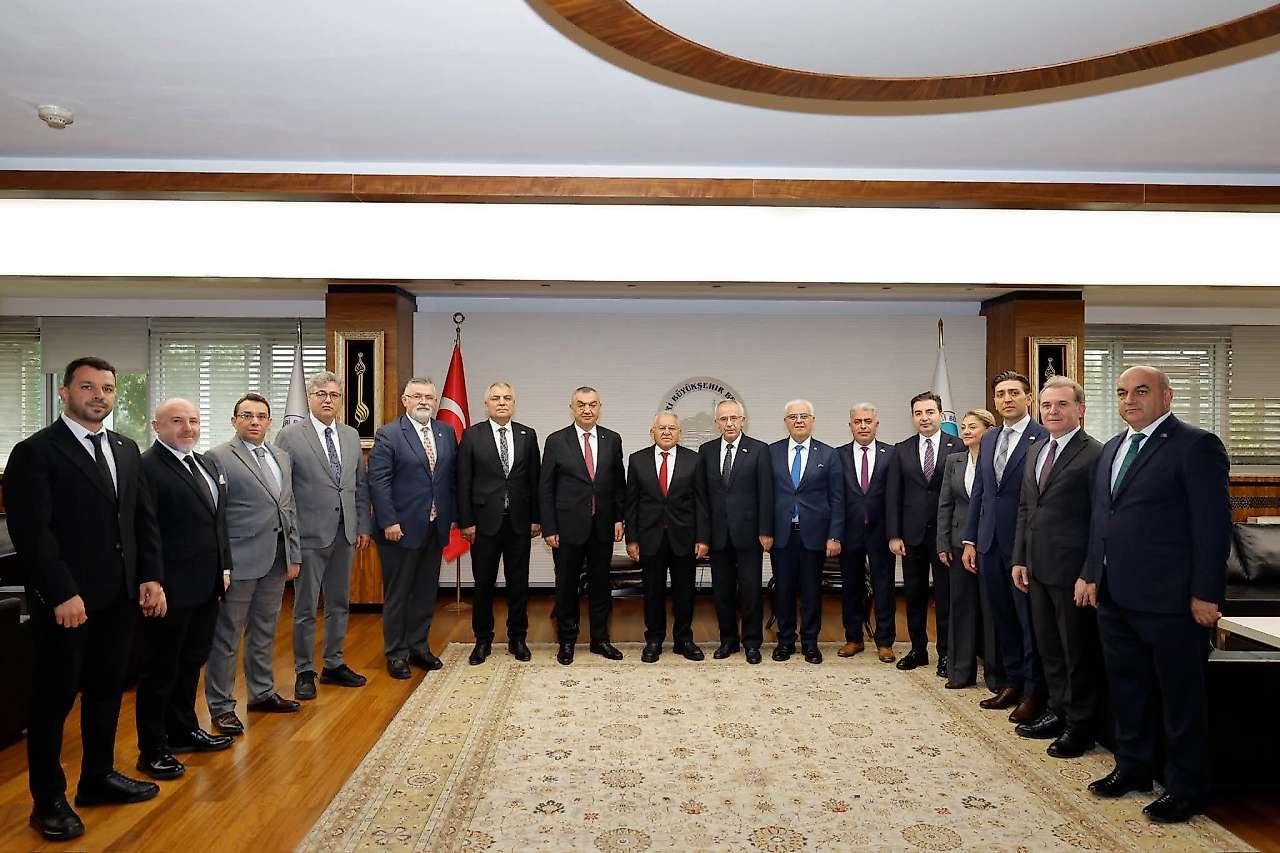 Büyükkılıç'tan ömer gülsoy ve mehmet büyüksimitci'ye tebrik