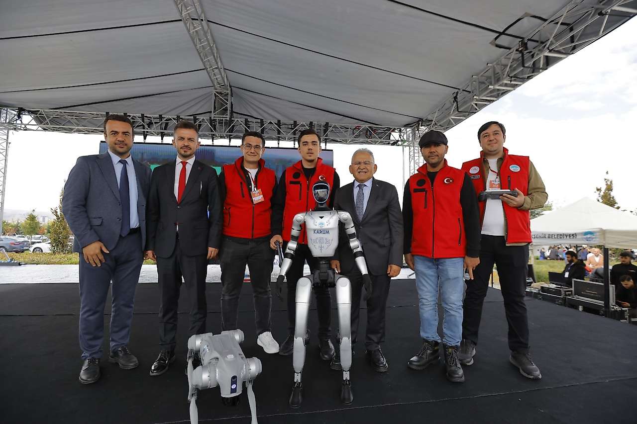 Sanayi ve Teknoloji Bakanı Kacır'dan BİLİMFEST Kayseri'ye Türkiye birinciliği ödülü