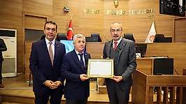 Başkan Gülsoy mazbatasını aldı