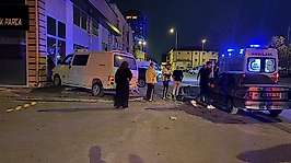 Kayseri'de otomobille çarpışan minibüs dükkana daldı: 2 yaralı