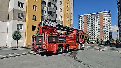 Apartmanda yangın paniği: 1 kişi dumandan etkilendi
