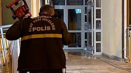 Binanın önündeki bıçaklı kavga 'hesap' yüzünden çıkmış