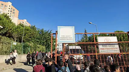 İstanbul'da ortaokulda bir öğrenci 8 öğrenciyi bıçakladı