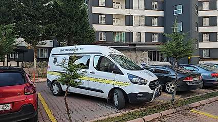 Kavga eden çift birbirini bıçakladı