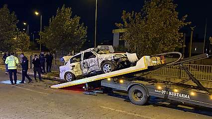 Kayseri'de otomobil kanala uçtu: 2 yaralı