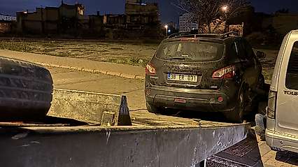 Polisin üzerine araç sürerek kaçtı, 'dava açarım' diyerek tehdit etti
