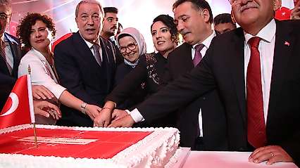 Vali Gökmen Çiçek: 'Tarihi mücadelelerle, zaferlerle şekillenmiş köklü bir milletin evlatlarıyız'