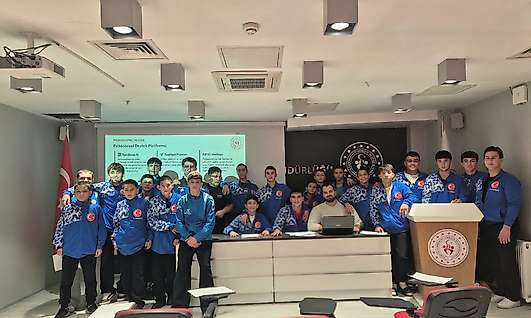 Kayseri'de güreşçilere 'Zihinsel Performans' Semineri