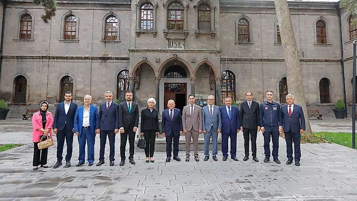 Başkan Büyükkılıç, Kent Konseyi'nin yeni yönetimini ağırladı