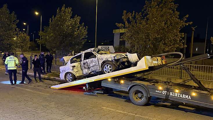 Kayseri’de otomobil kanala uçtu: 2 yaralı