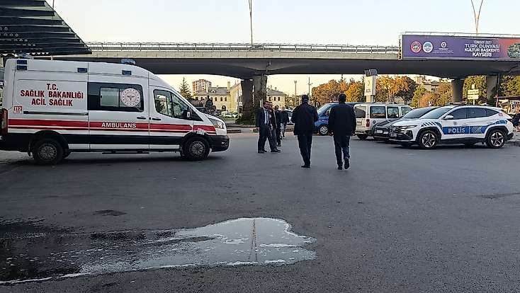 Kayseri'de otomobilin çarptığı genç hayatını kaybetti