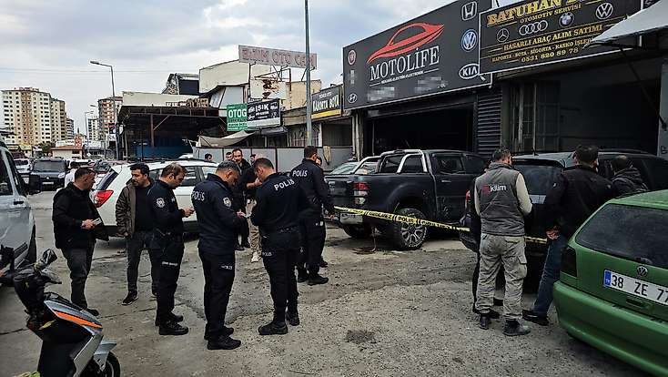 Kayseri'de silahlı kavga: 1'i ağır 3 yaralı