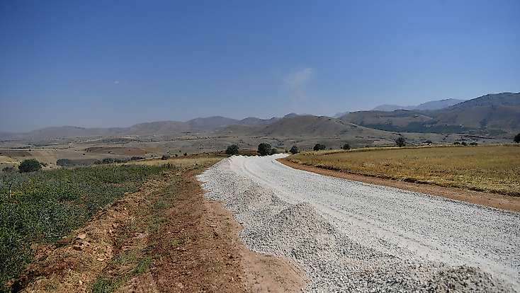 Sarız’da mahalle yolları yenileniyor