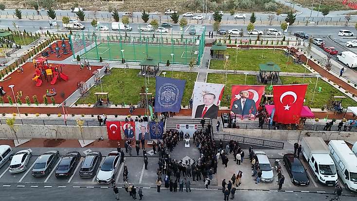 Melikgazi Belediyesi Fırat Yılmaz Çakıroğlu Parkı açıldı