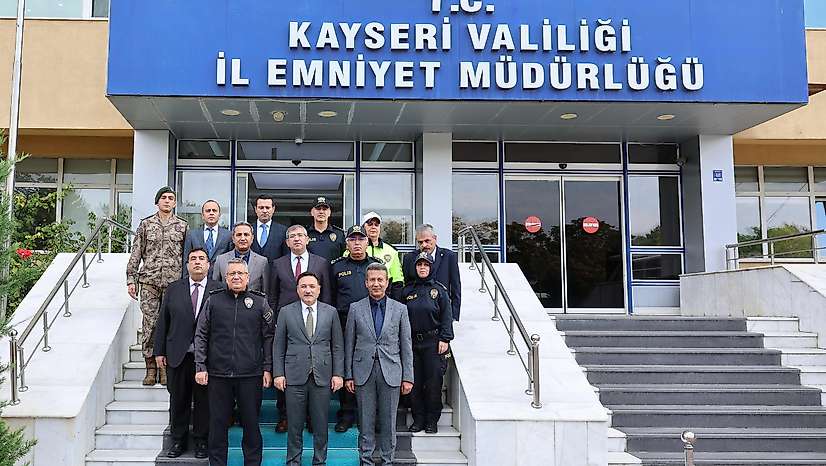 Vali Çiçek'ten İl Emniyet Müdürü Ergen'e hayırlı olsun ziyareti