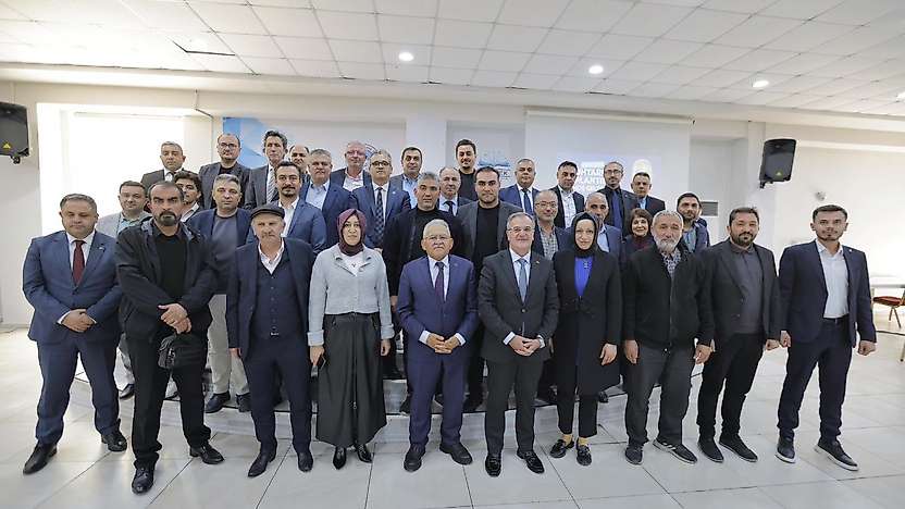 Başkan Büyükkılıç, Talas ve Hacılar'da muhtarlarla istişare toplantıları gerçekleştirdi