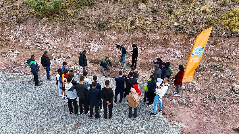 Kayseri Büyükşehir'den yeşil seferberlik: Bin 150 fidan toprakla buluştu