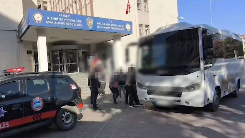 Kayseri'de masaj salonlarına fuhuş operasyonu: 10 tutuklama