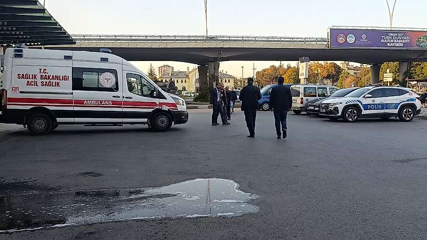 Kayseri'de otomobilin çarptığı genç hayatını kaybetti
