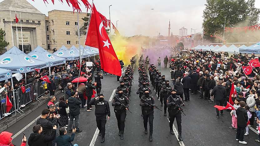 Komandoların gösterisi Cumhuriyet Bayramı kutlamalarına damga vurdu
