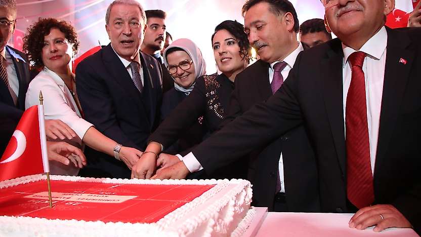 Vali Gökmen Çiçek: 'Tarihi mücadelelerle, zaferlerle şekillenmiş köklü bir milletin evlatlarıyız'