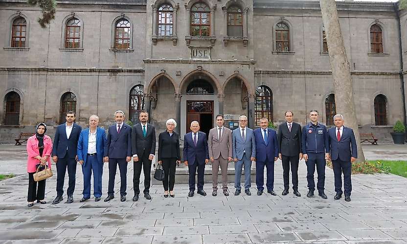 Başkan Büyükkılıç, Kent Konseyi'nin yeni yönetimini ağırladı