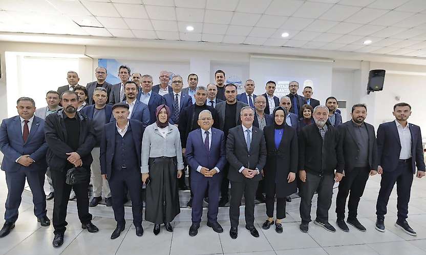 Başkan Büyükkılıç, Talas ve Hacılar'da muhtarlarla istişare toplantıları gerçekleştirdi