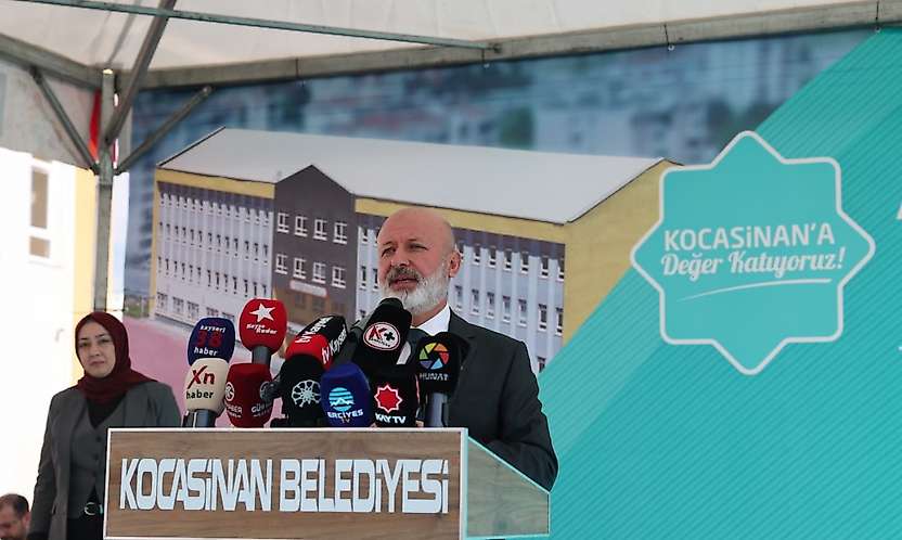 Başkan Çolakbayrakdar: 'Kayserimizin geleceği için yüksek standartlarda okullar yapıyoruz'