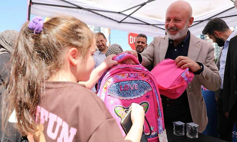 Başkan Çolakbayrakdar: 'Türkiye'ye örnek olan tarihı projemizle evlatlarımızın gönlüne dokunmaya devam ediyoruz'
