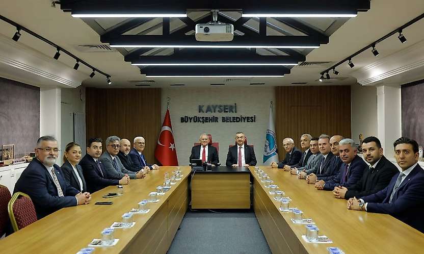 Büyükkılıç'tan ömer gülsoy ve mehmet büyüksimitci'ye tebrik