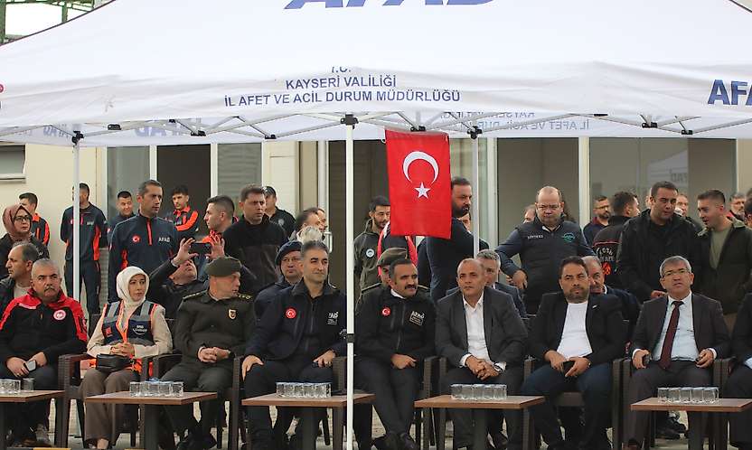 Kayseri'de gerçeği aratmayan kimyasal kaza tatbikatı
