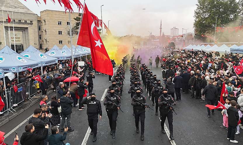 Komandoların gösterisi Cumhuriyet Bayramı kutlamalarına damga vurdu