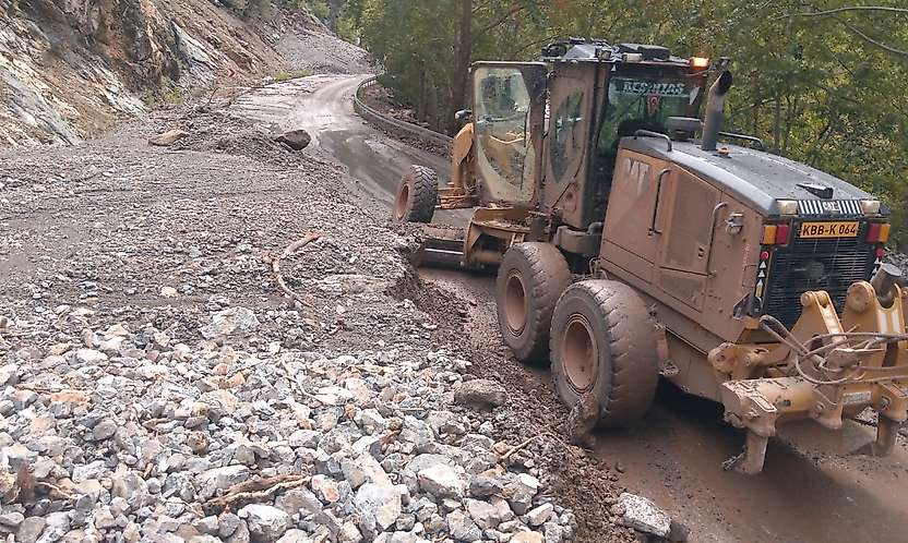 Yahyalı - Kapuzbaşı yolunda temizlik çalışması tamamlandı